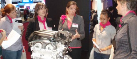 des femmes passionnées par le monde automobile